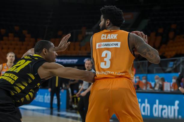 在湖人队中 在湖人队中