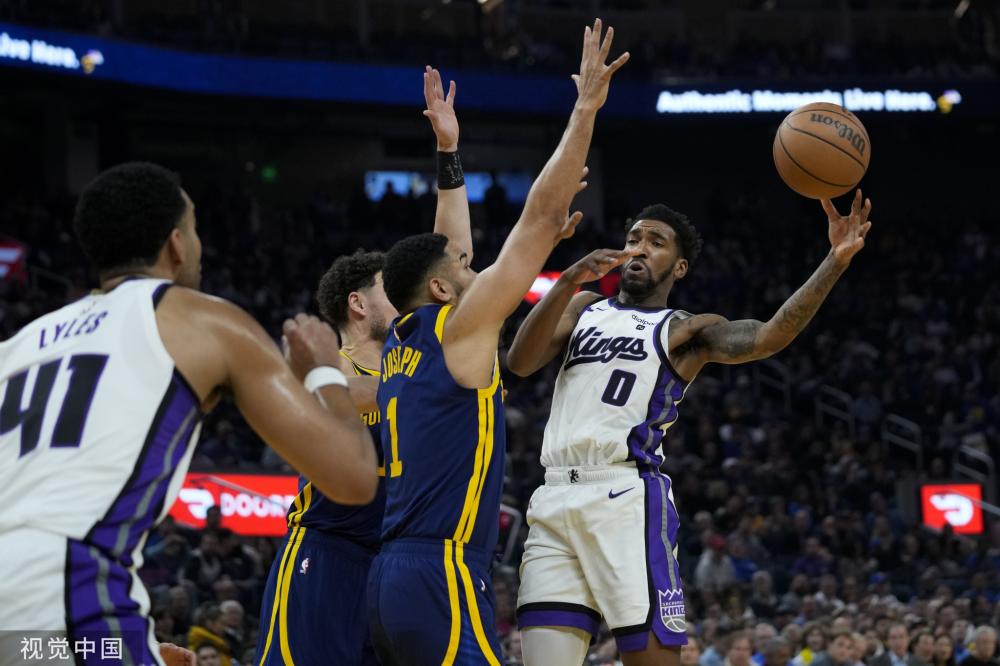 他与詹姆斯 他与詹姆斯